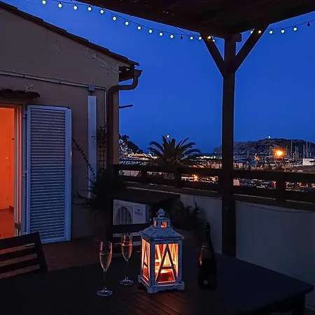 Apartment Seafront Roof *